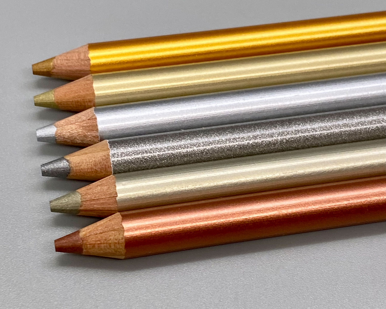 holbein metallic pencils