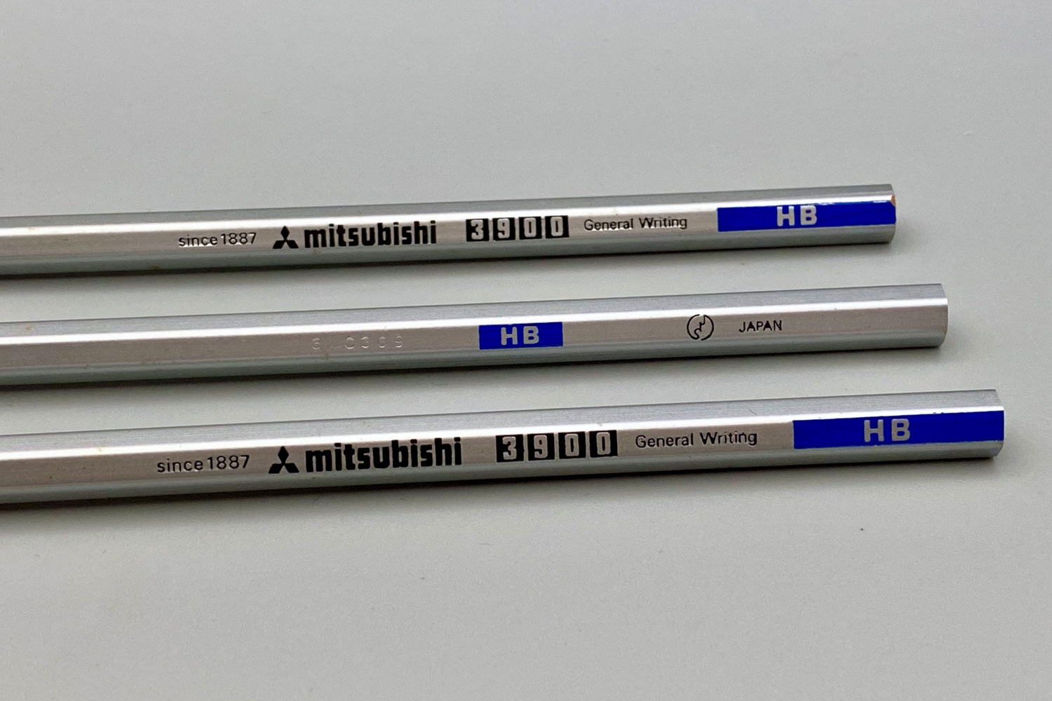 mitsubishi 3900 vintage pencil